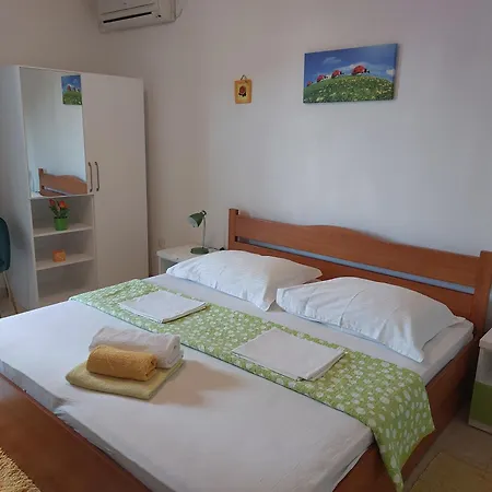 Zvonimir * Hvar Town