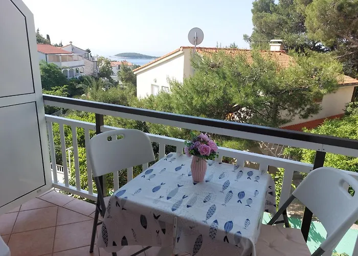 Zvonimir * Hvar Town