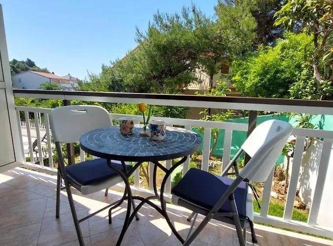 Zvonimir * Hvar Town