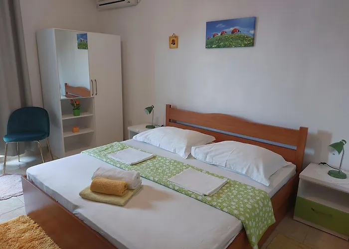 Zvonimir * 赫瓦尔