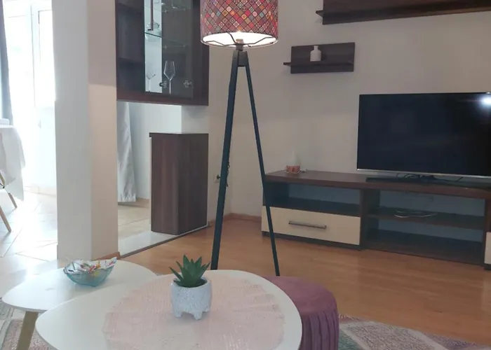 Zvonimir * 赫瓦尔